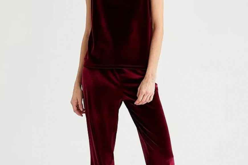 The combination of velvet and burgundy makes a wonderful New Year's pajama.